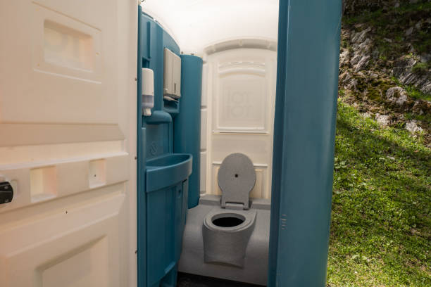 Best High-end porta potty rental  in Lakeland North, WA